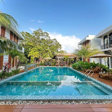 The R&B Boutique Hotel Kampot Bagian luar foto