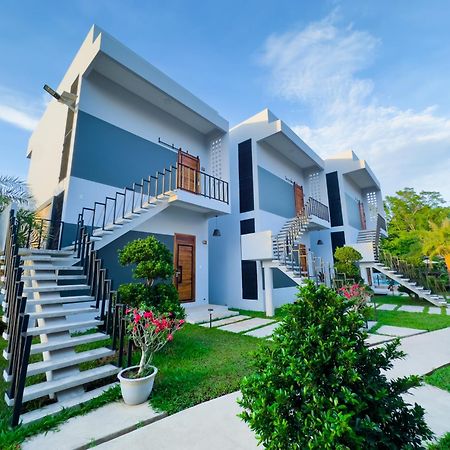 The R&B Boutique Hotel Kampot Bagian luar foto