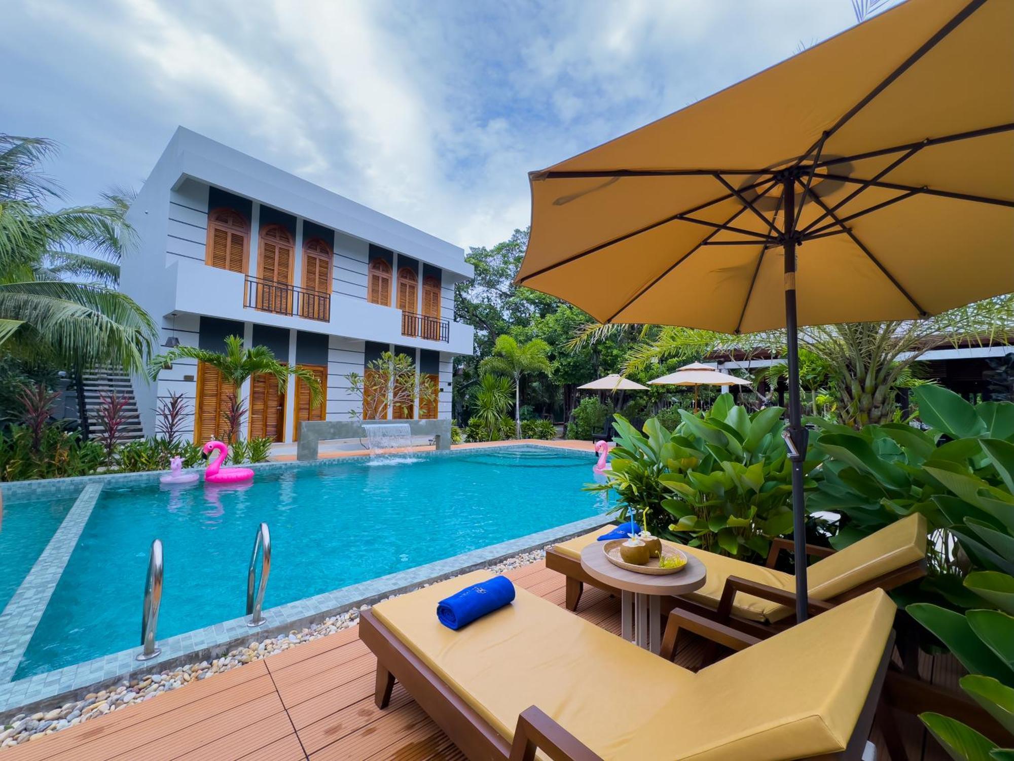 The R&B Boutique Hotel Kampot Bagian luar foto