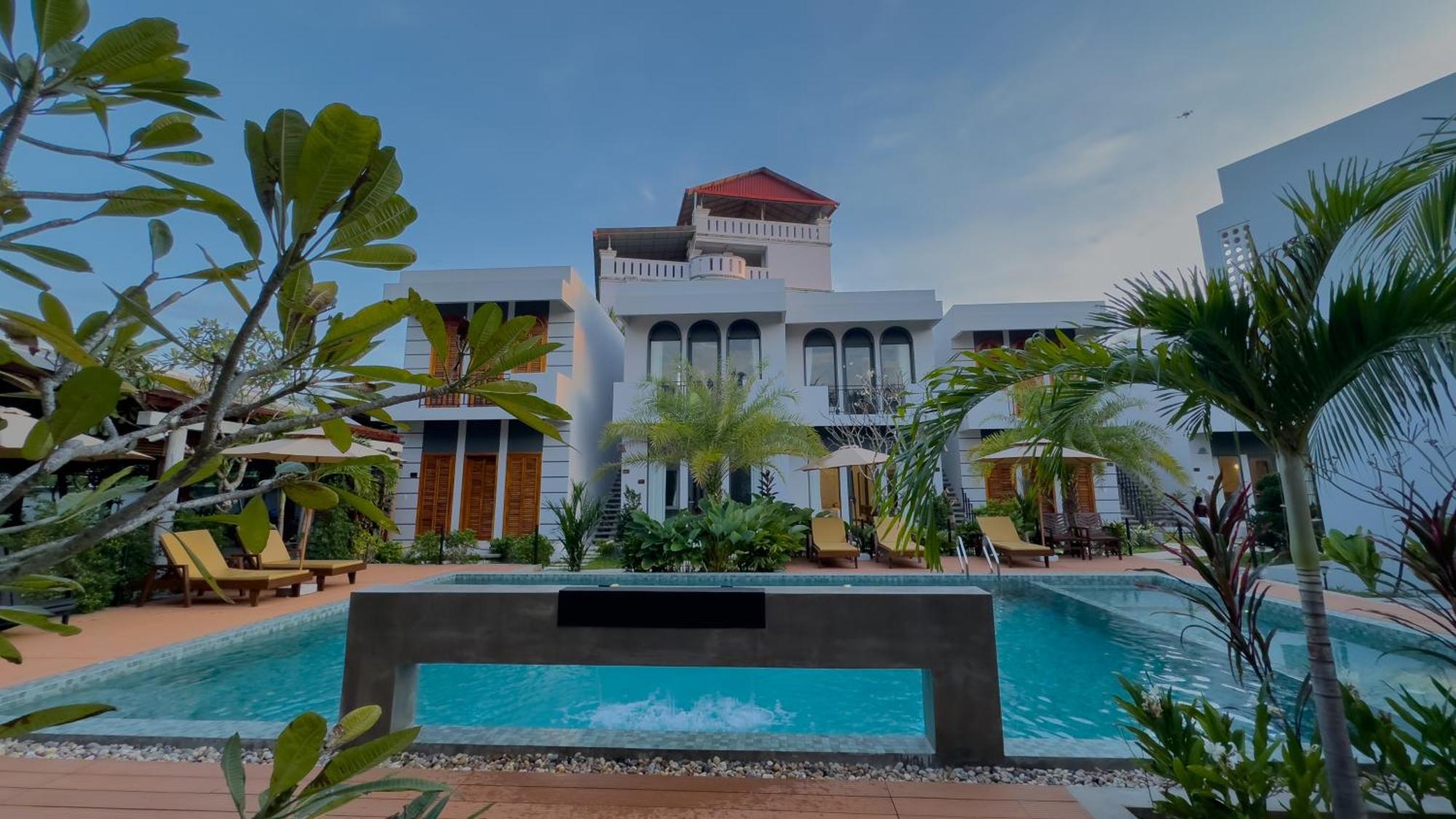 The R&B Boutique Hotel Kampot Bagian luar foto