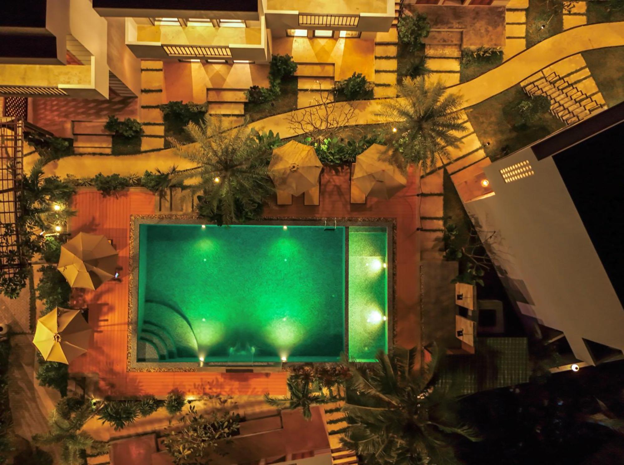 The R&B Boutique Hotel Kampot Bagian luar foto